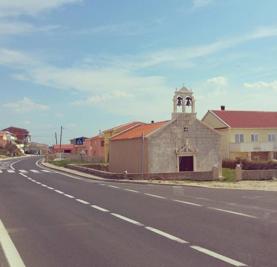 Apartman Lidija Dinjiška Esterno foto
